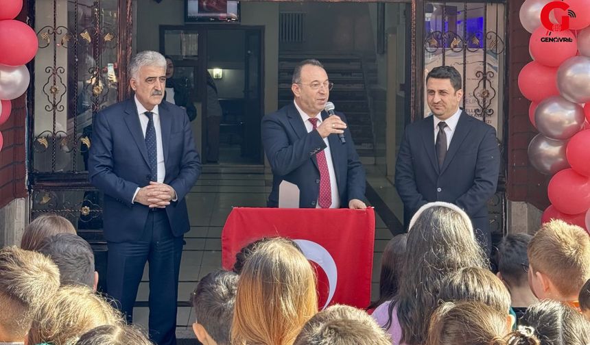 OYAK Çimento “Renkli Yakalar” ile Geleceği Güzelleştiriyor: