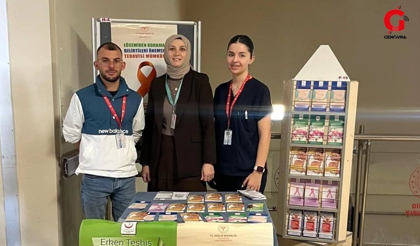 Hastane Personeli Kanser Bilgilendirmesi Yaptı