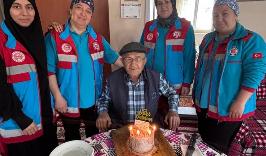 VEFA Ekiplerinden 91 Yaşındaki Vatandaşa Doğum Günü Sürprizi