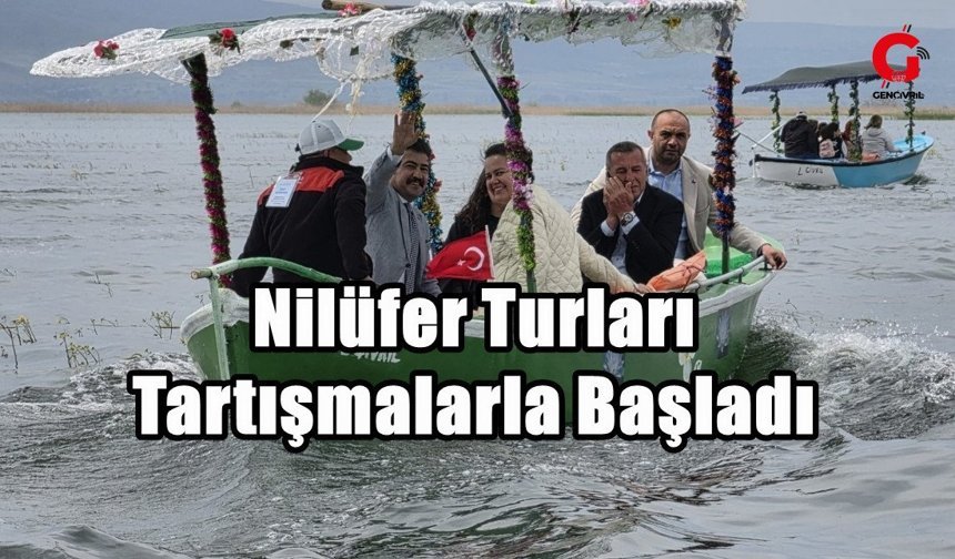 Nilüferlerin Açmadığı Gölde Nilüfer Sezonunu Açtılar