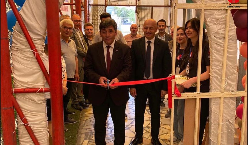 Şevkiye Özel Fen Lisesinde TÜBİTAK 4006 Projeleri Sergilendi