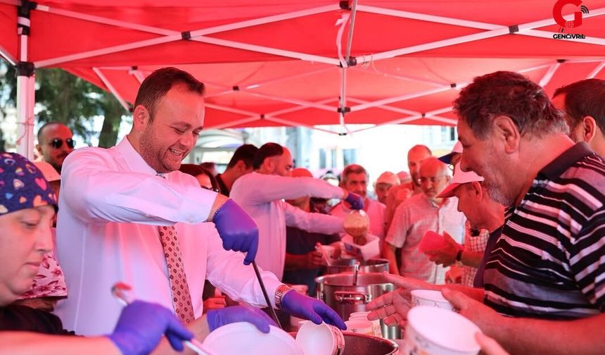 Çivril’de 5 Bin Kişiye Aşure İkram Edildi