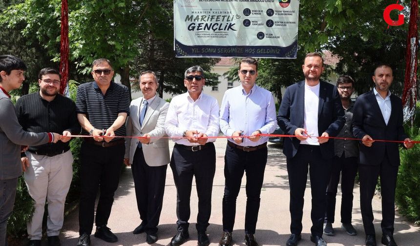 Çivril’de Maarifin Kalbinde Marifetli Gençlik Sergisi Açıldı
