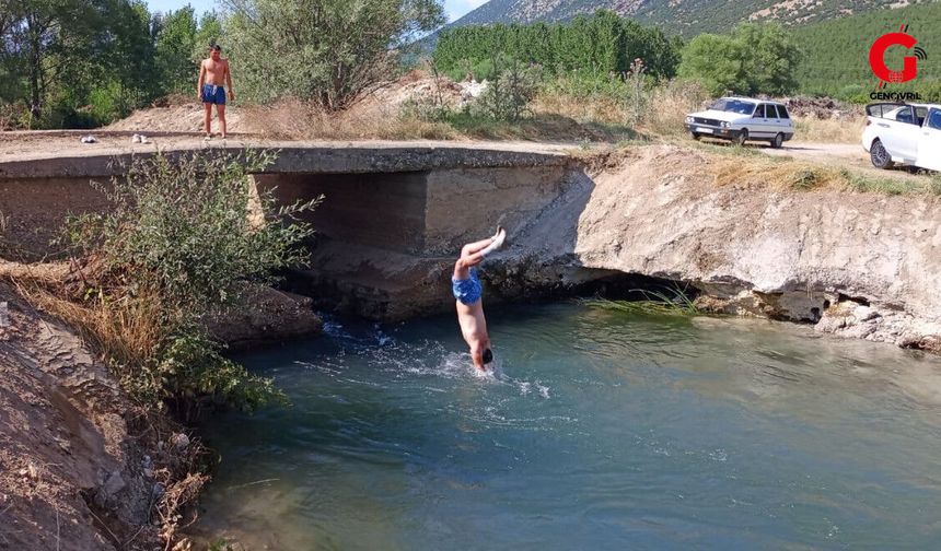 Sıcak Bastırdı, Gençler Tehlikeyi Unuttu