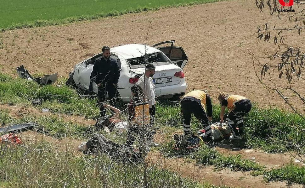 Balayına Giden Çift Kaza yaptı