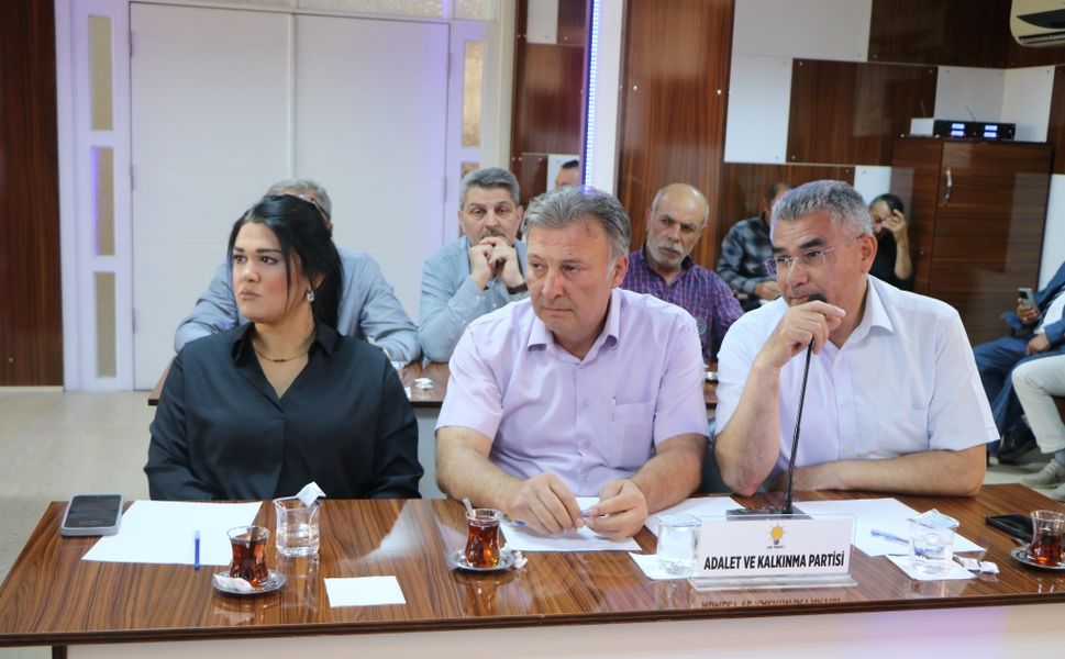 Ak Parti 13 Aydır Mecliste Sessiz