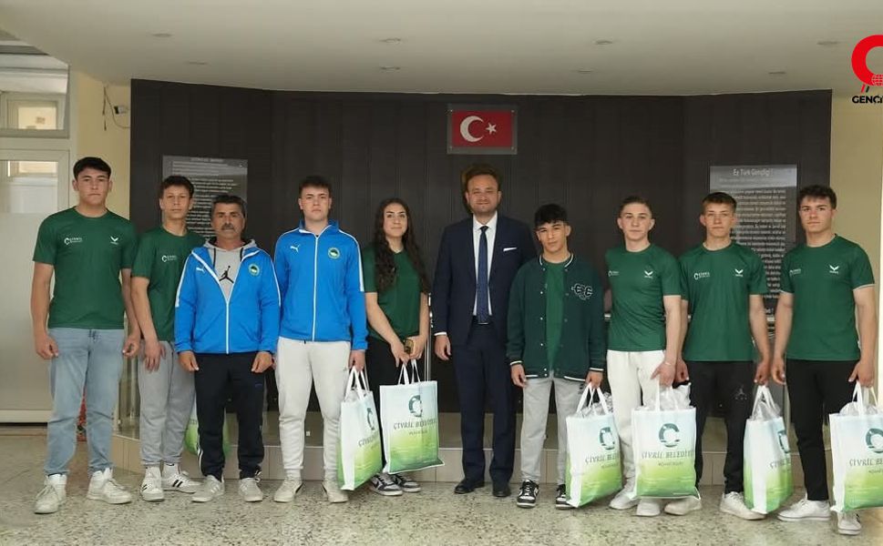 Milli Takıma Seçilen Şampiyon Sporcular Başkanı Ziyaret Etti