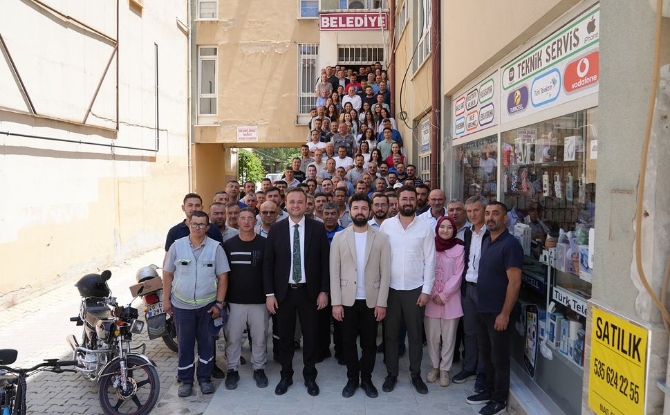 Başkan Dere Mesai Arkadaşları İle Bayramlaştı