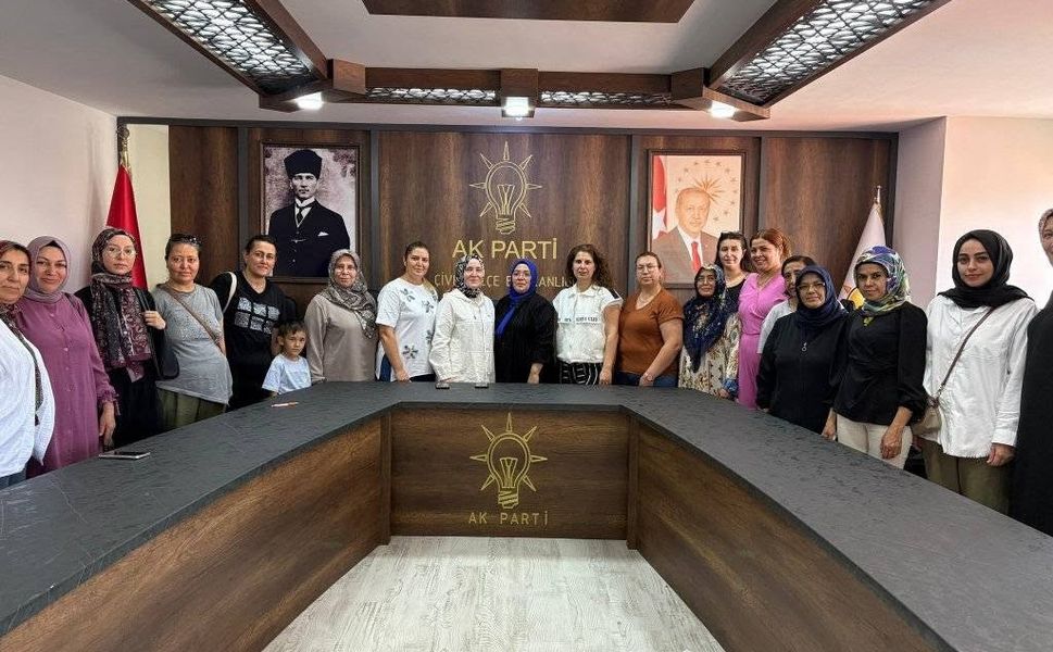 Ak Parti’li Kadınlardan Çivril Çıkartması
