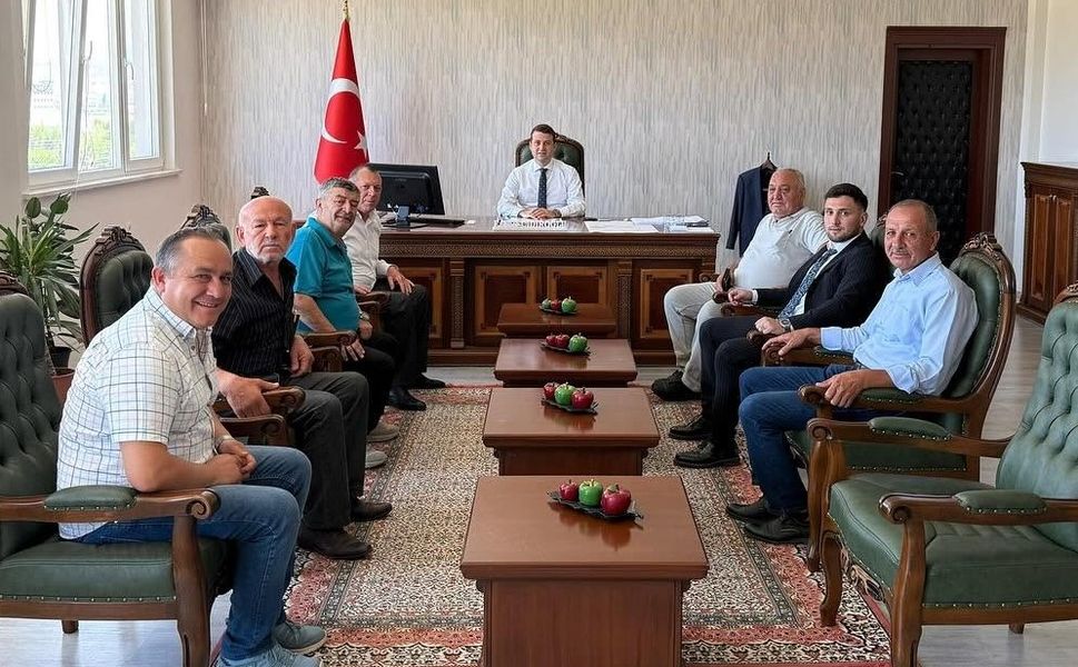 İYİ Parti İlçe Teşkilatı Kaymakamı Ziyaret Etti