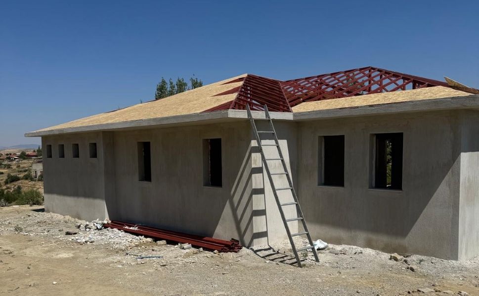 Çivril’de Hayırsever Devlet İş Birliği İle Yapılan Sağlık Ocağı Tamamlanmak Üzere