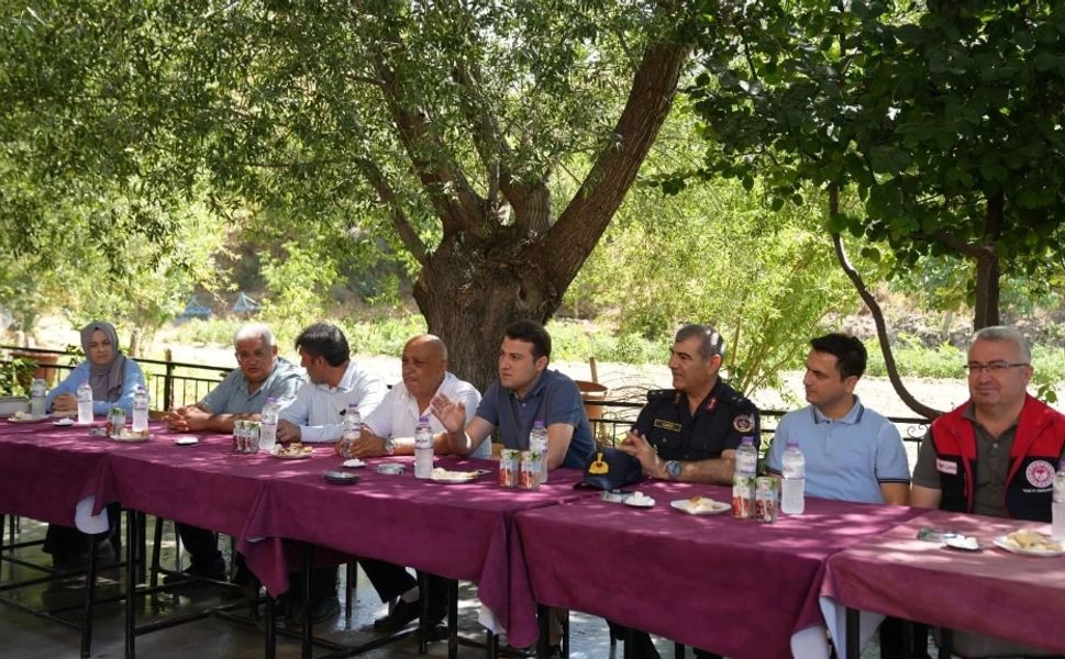 Çivril’de Vatandaş Buluşmaları Hız Kesmeden Devam Ediyor