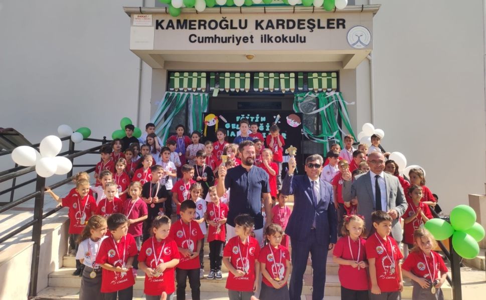 Çivril’de İlköğretim Haftası Çalan İlk Zil İle Kutlandı