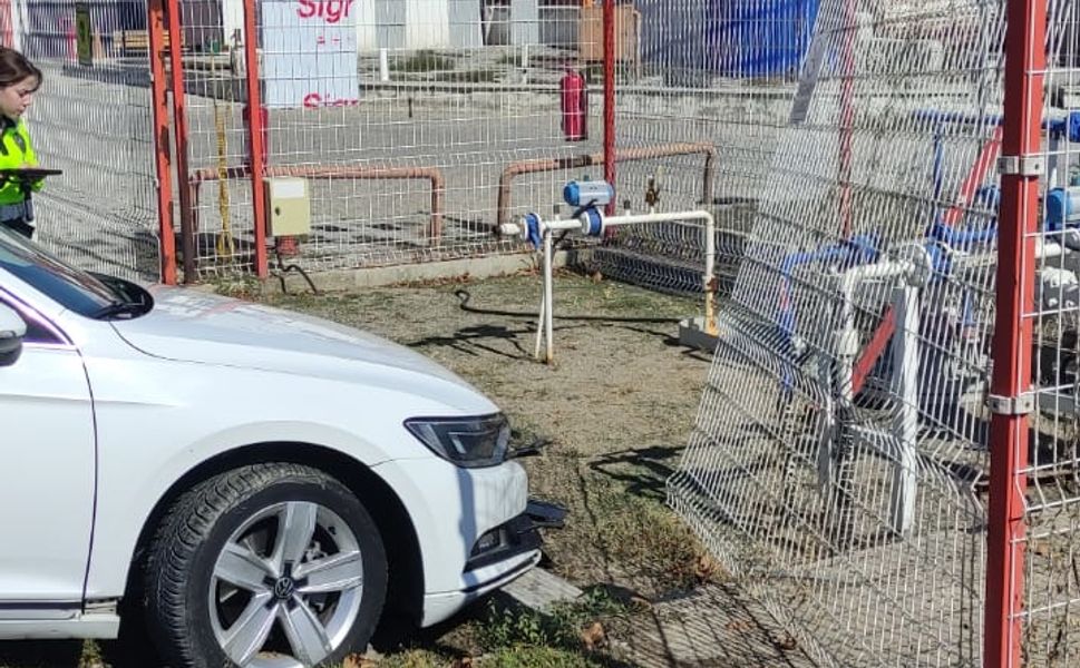 Yoldan Çıkan Araç Faciaya Ramak Kala Durdu