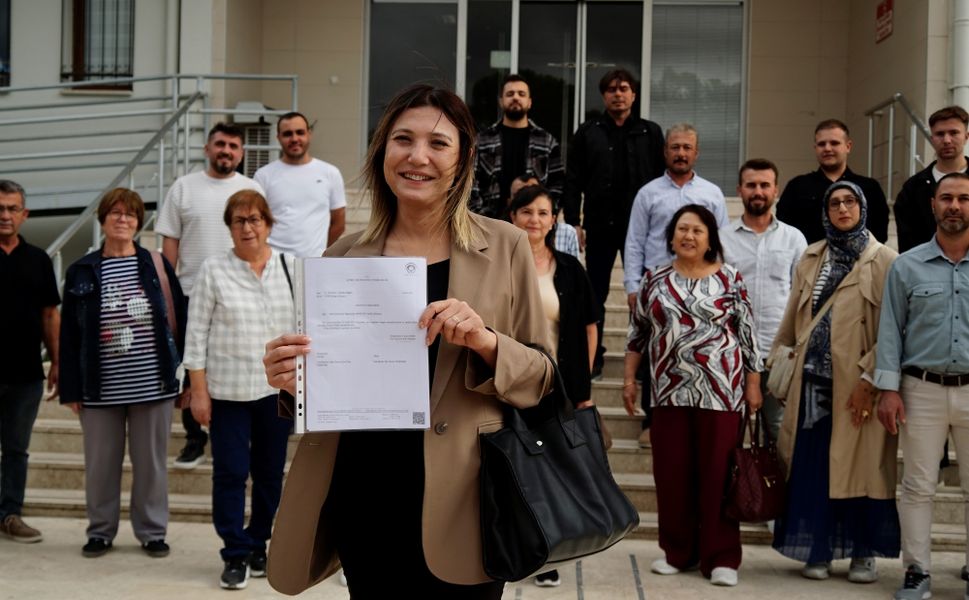 CHP İlçe Başkanı Hatice Altıntaş Mazbatayı Aldı