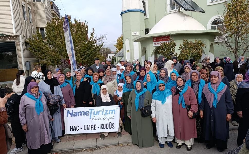 Çivril’den Umre Yolcuları Dualarla Uğurlandı