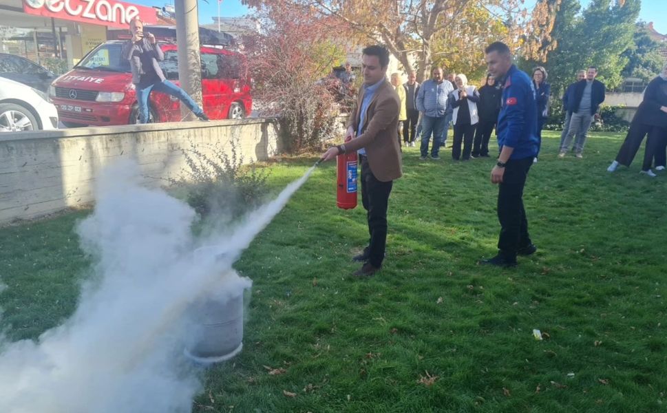 Çivril'de Sağlık Personeline Yangın Eğitimi Verildi