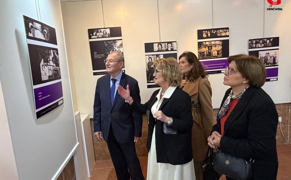 Cumhuriyetin Hatıra Defterinde Denizlili Kadınlar