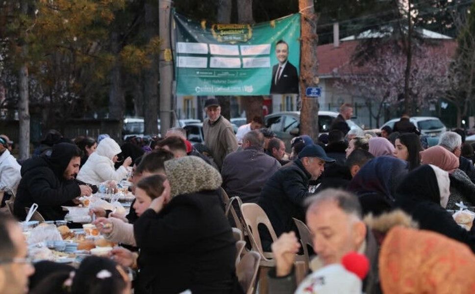 Çivril Kızılcasöğüt’te Kadir Gecesi İftar Sofrasında Buluştu