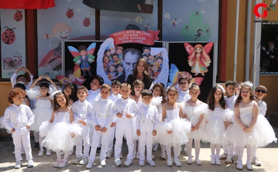 Anaokullu Miniklerin 23 Nisan Gösterisi Beğeni Topladı