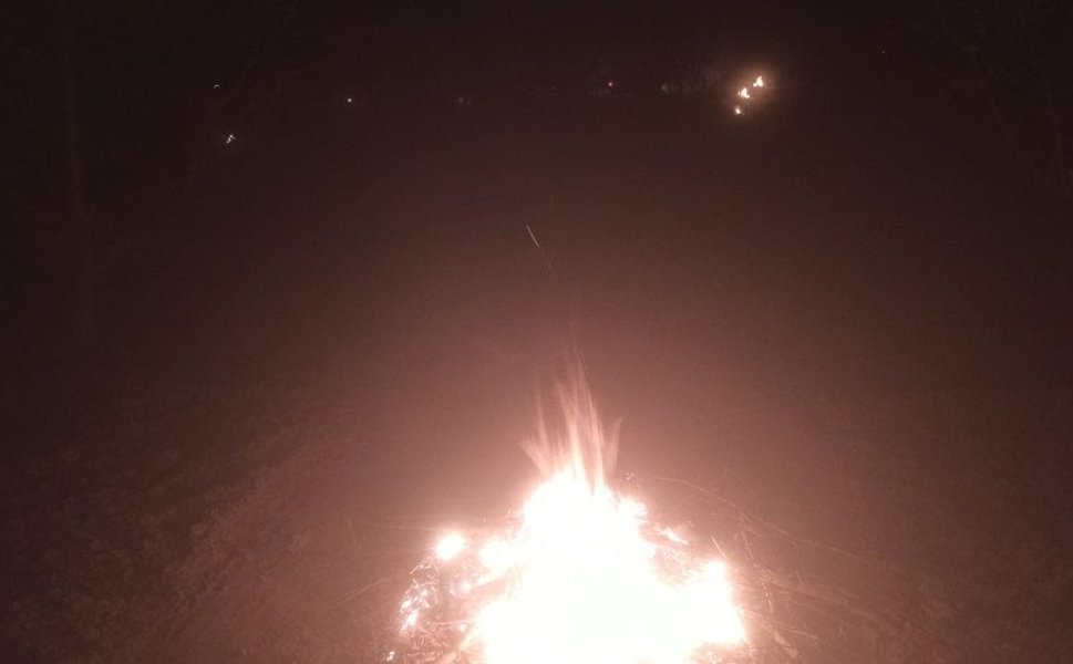 Çivrilli Üreticiler Zirai Dona Duman ve Ateşle Direniyor