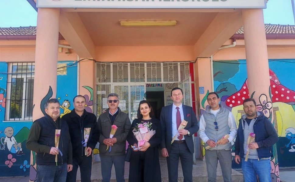 Çivril’de Öğretmenlere Çiçekli Destek