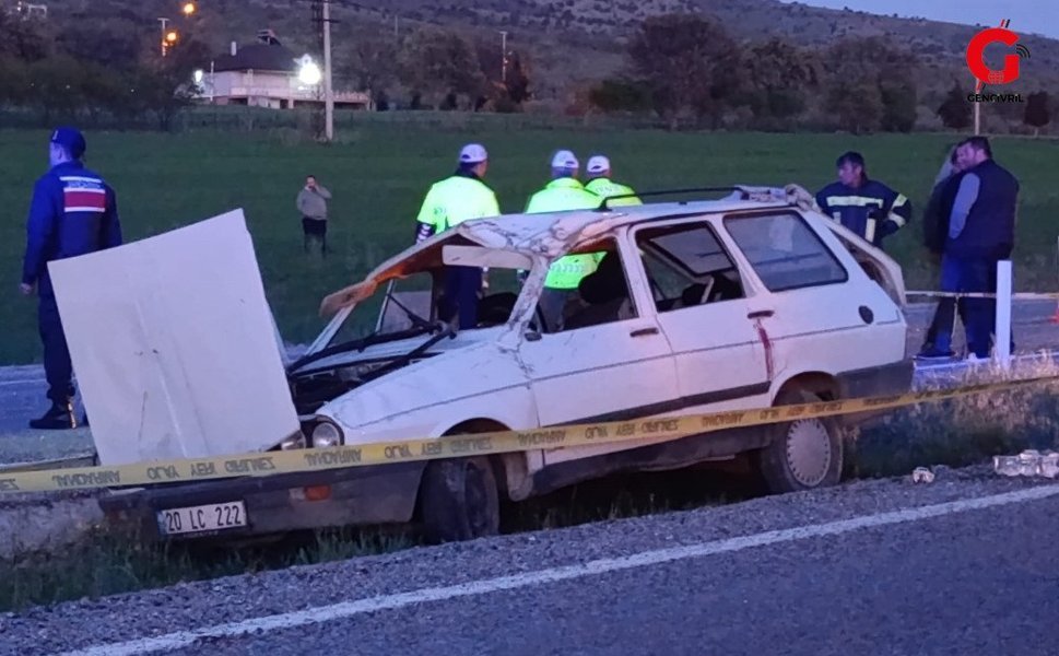 Çivril-Uşak Yolunda Feci Kaza Genç Adam Hayatını Kaybetti