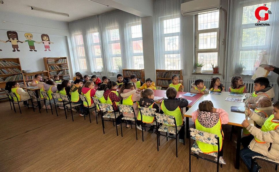 Anaokulu Öğrencileri Kütüphane Sevgisini Öğrendi