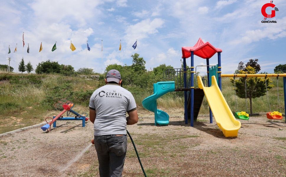 Çivril’de Mesire Alanları Keneye Karşı İlaçlanıyor