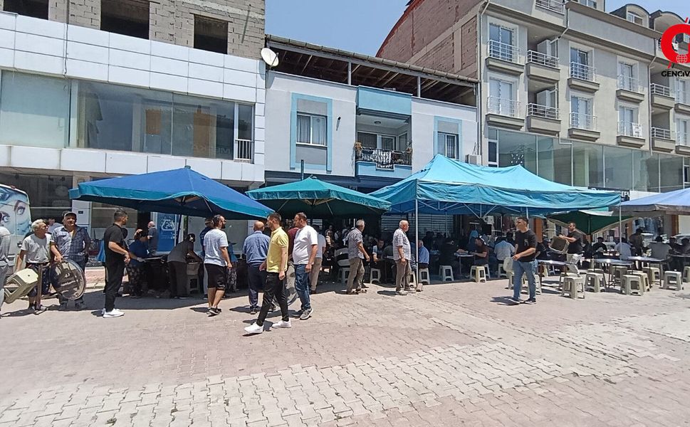 Çakmakçı Ailesi Anneleri Kerime Çakmakçı için mevlit Okuttu