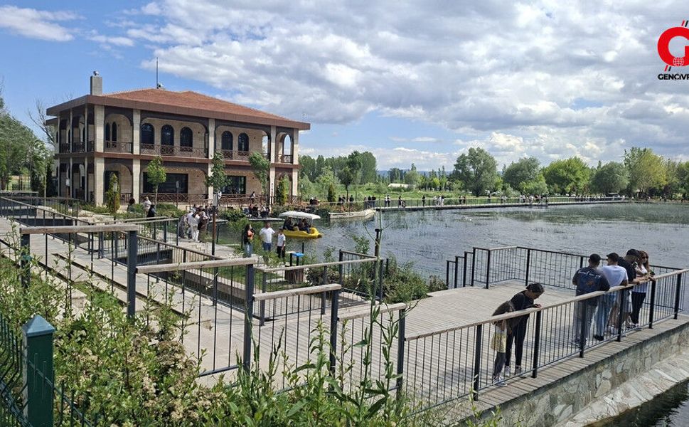 Muhtar Makamdan Değil, Gölün Derinliklerinden Seslendi!