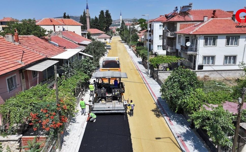 Çivril’in Önemli Caddesi Yeni Yüzüne Kavuştu