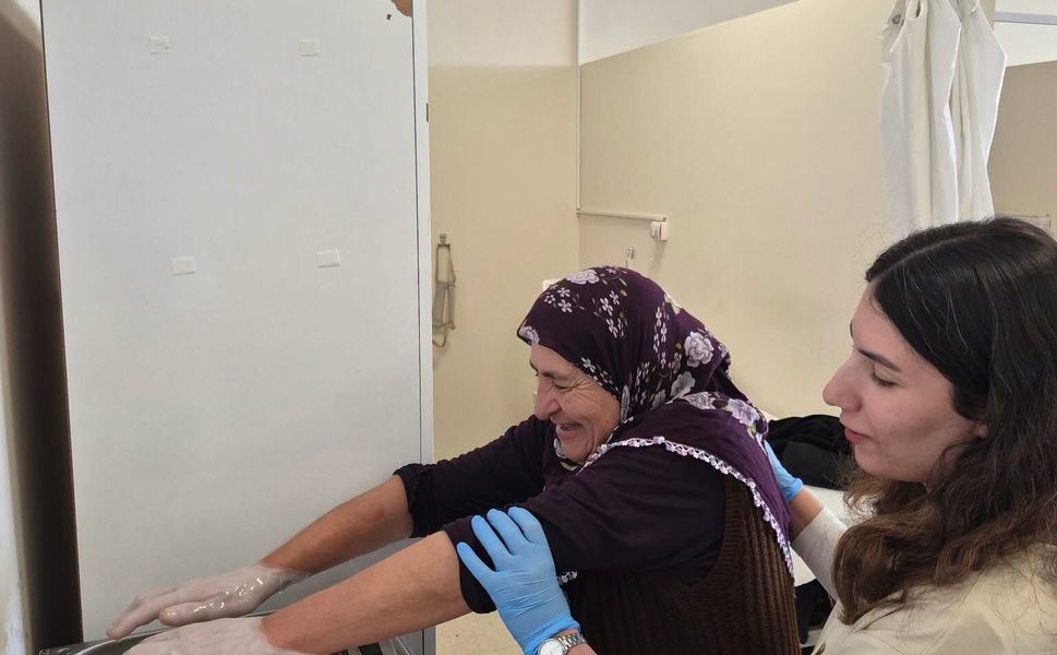 Çivril Şehit Hilmi Öz Devlet Hastanesi’nde fizik tedavi hizmetlerine yeni cihaz desteği