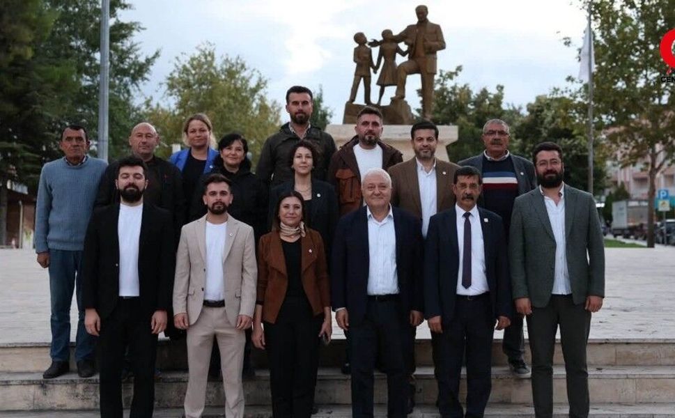 Yeni Parti Milletvekili Tuncay Özkan Çivril'de Esnaf Ve Partililerle Bir Araya Geldi