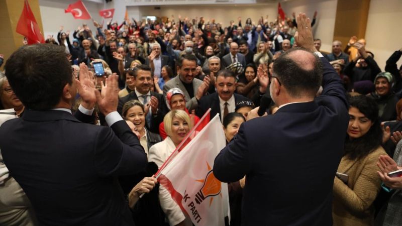 Nihat Zeybekci'ye İzmir'de Sevgi Seli