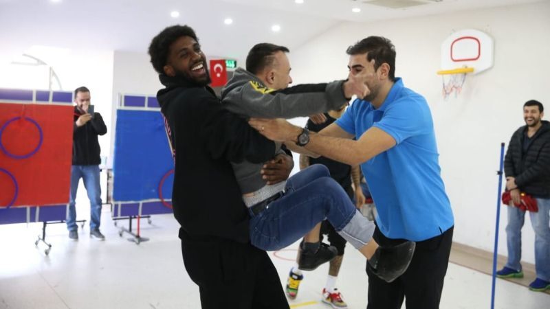 Engelsiz Yaşam Akademisi'ni Ziyaret Ettiler