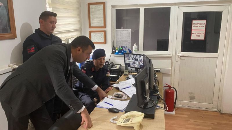 Çivril Kaymakamı Akbulut Polis Merkezi ve Jandarma Komutanlığını Denetledi
