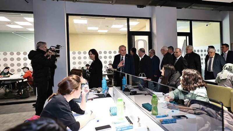 Denizli Büyükşehir Millet Kütüphanesi Hizmete Açıldı