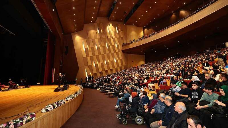 Mustafa Yıldızdoğan Denizlililere Unutulmaz Bir Gece Yaşattı