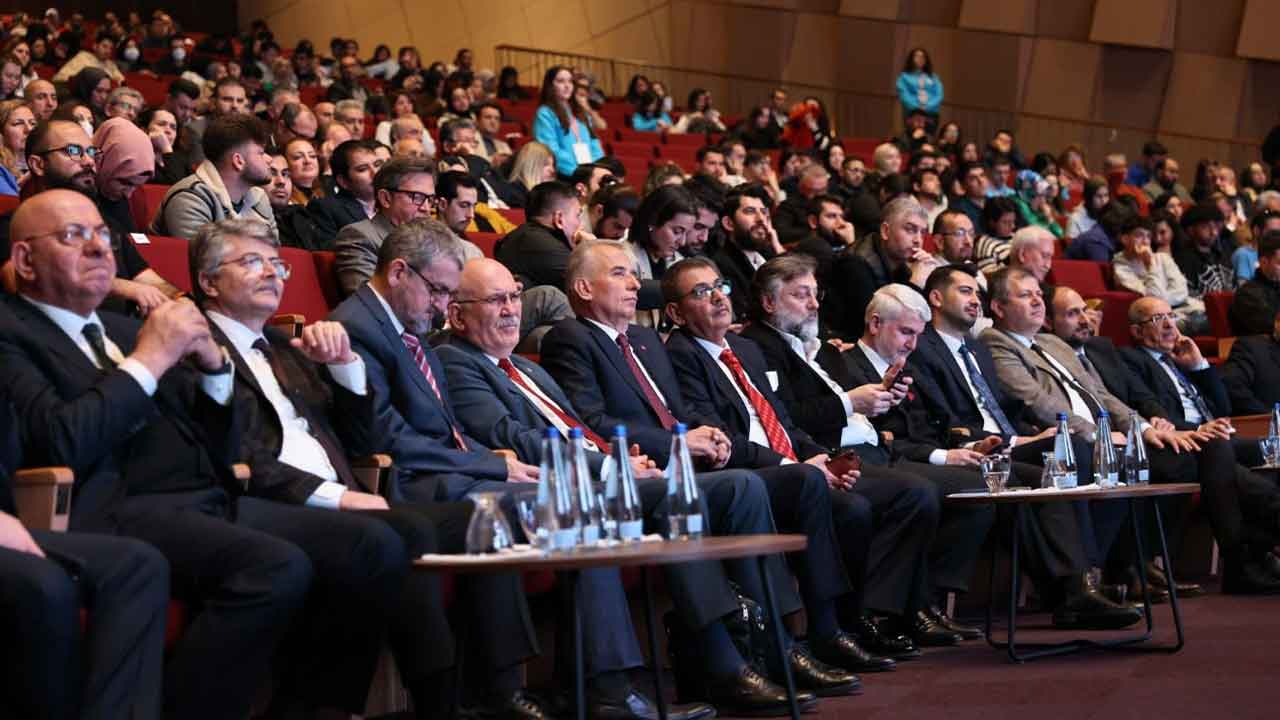 Bilal Erdoğan, Denizli’de Gençlerle Bir Araya Geldi!2