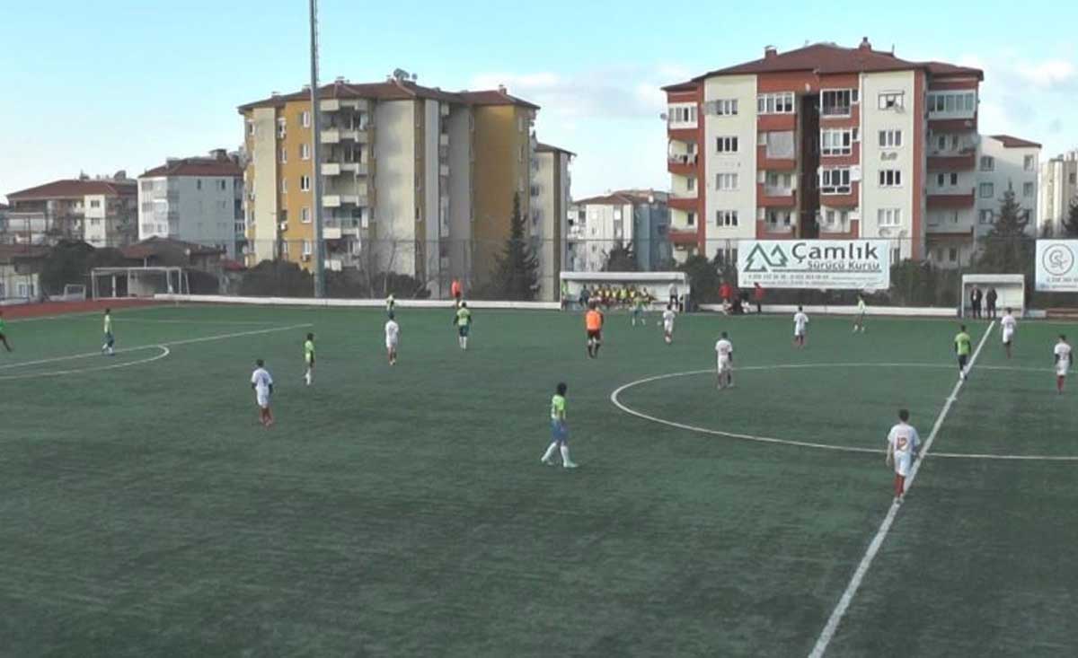 Yeşil Sahada Duygu Dolu Hareket! İzleyenler Gözyaşlarına Hakim Olamadı! 2