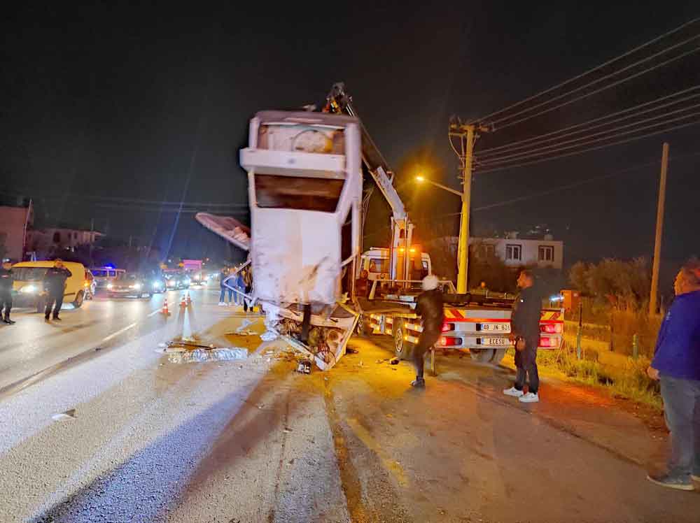 Fethiyede Araclar Kafa Kafaya Carpisti 4 Yarali1