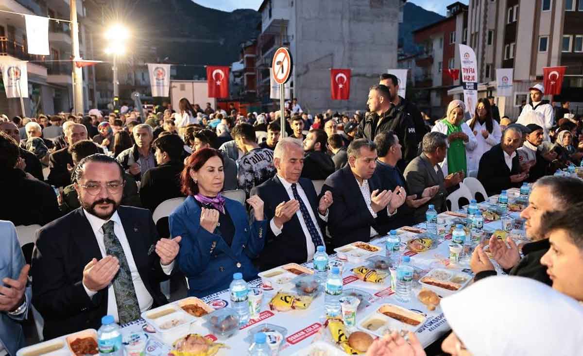 Denizli Buyuksehir Belediyesinden Bagbasina Iftar Sofrasi1