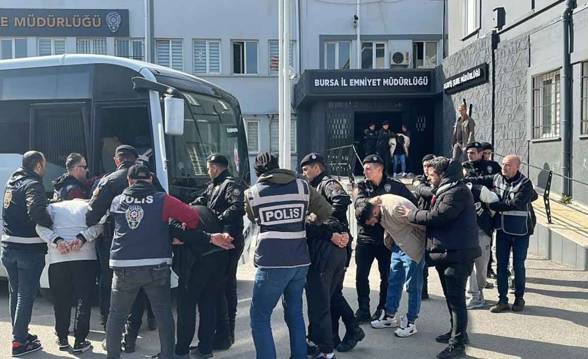 Denizlide Fuhus Operasyonu 31 Supheli Yakalandi