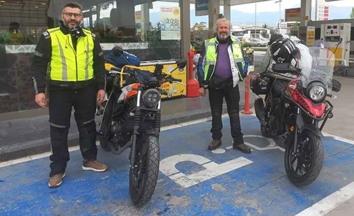 Denizliden Balkanlara Uzanan Yola Motosikletleriyle Ciktilar