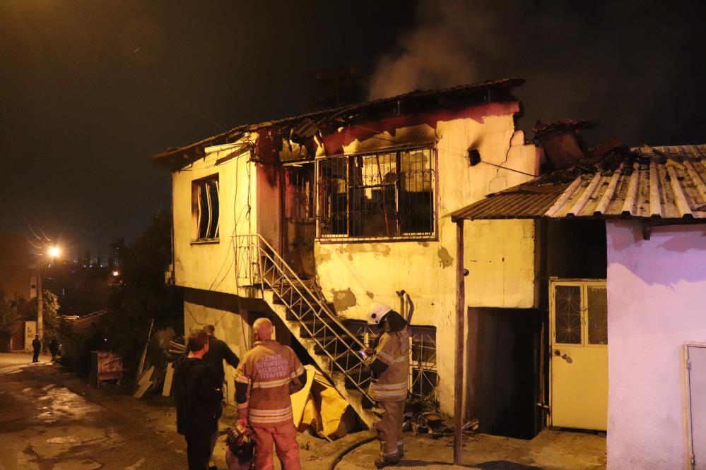 Prizde Unutulan Sarj Aleti Evi Kule Cevirdi3