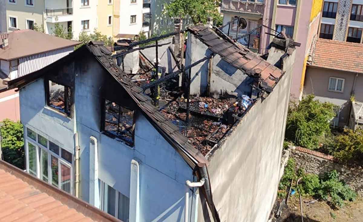 Denizlinin Istiklal Mahallesinde Yangin Panigi1