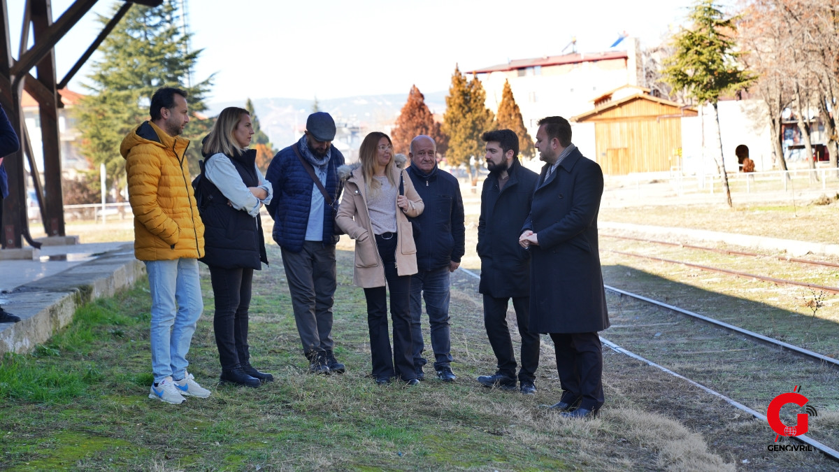 Çivril Tren Yolu Meydanı