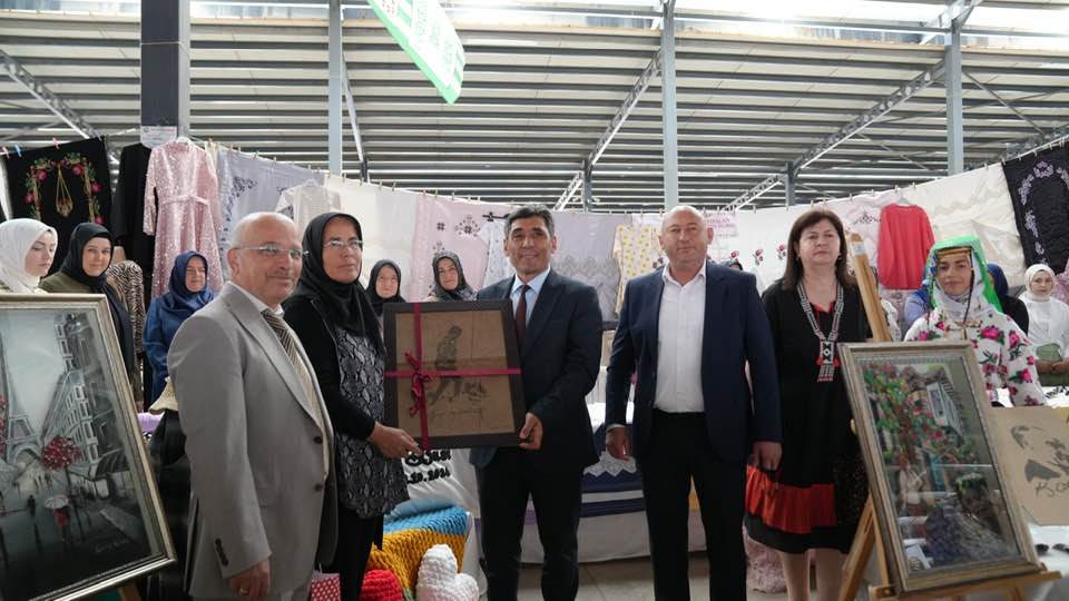 Çi̇vri̇l Halk Eğitim Yıl Sonu Sergi (2)