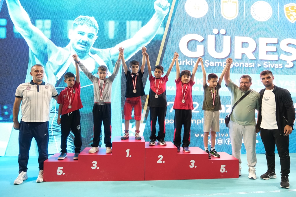 Yeşil Çivril Güreş Takımı Altın Madalya